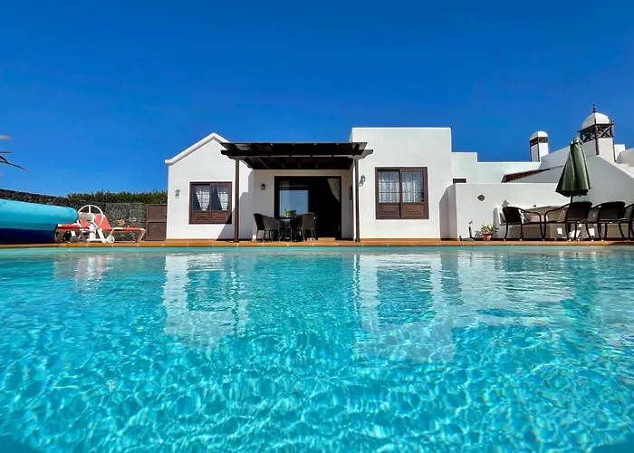 Pilar بلايا بلانكا