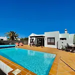 Pilar Vila Playa Blanca (Lanzarote)